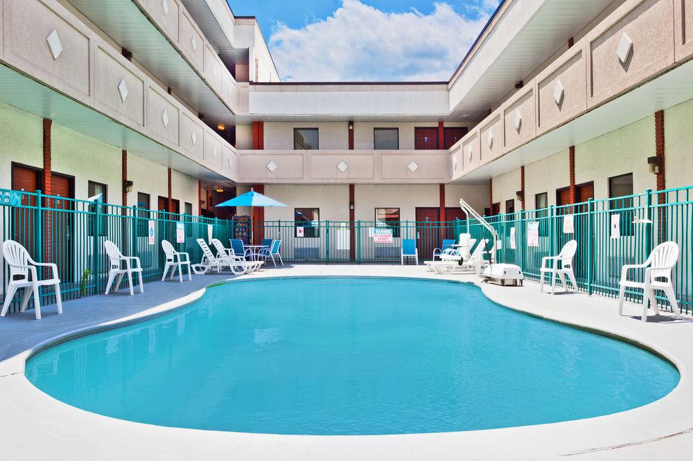 Hotel Bo, A Days Inn By Wyndham Chattanooga Downtown Екстер'єр фото