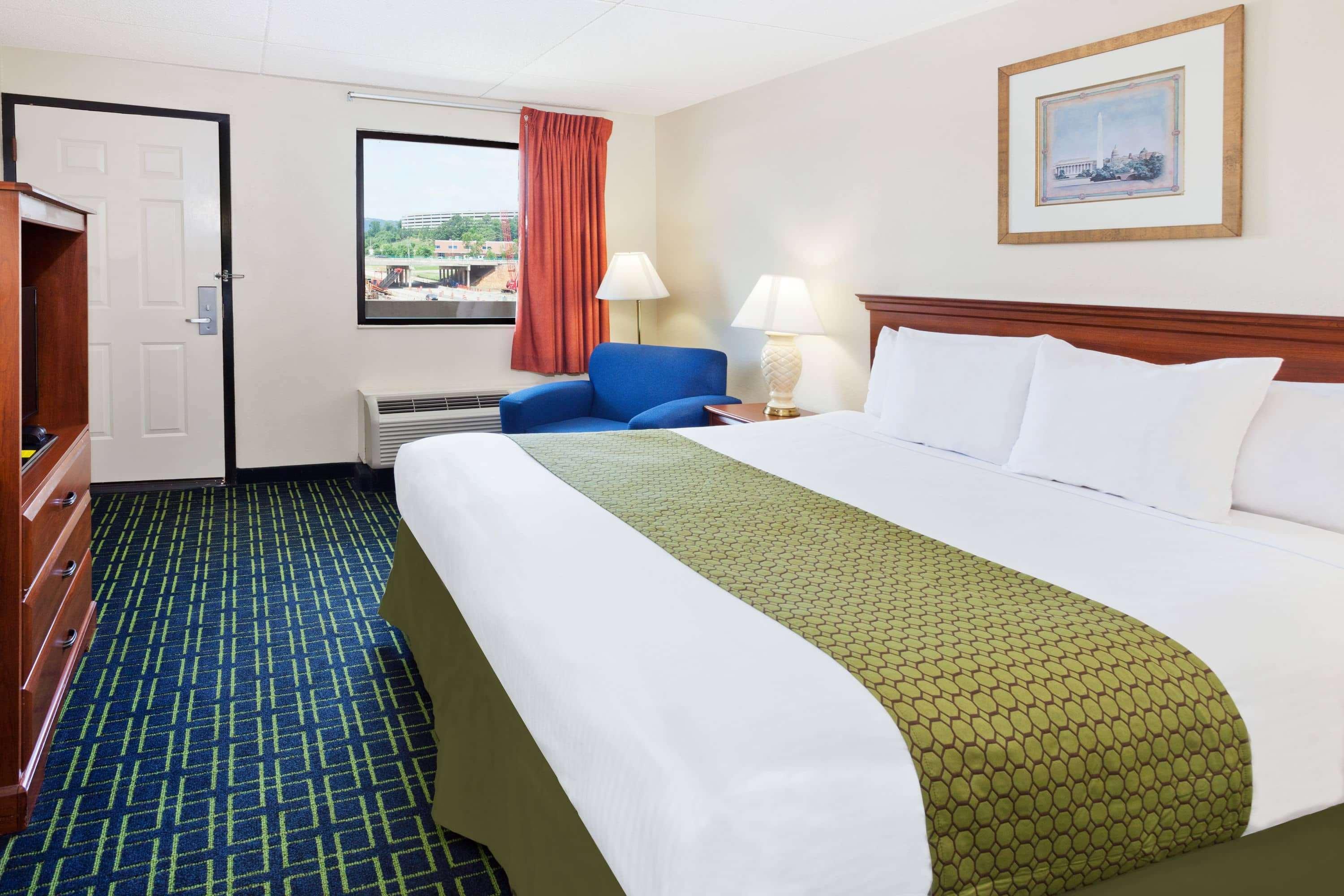 Hotel Bo, A Days Inn By Wyndham Chattanooga Downtown Екстер'єр фото