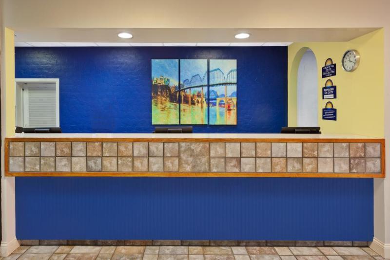 Hotel Bo, A Days Inn By Wyndham Chattanooga Downtown Екстер'єр фото